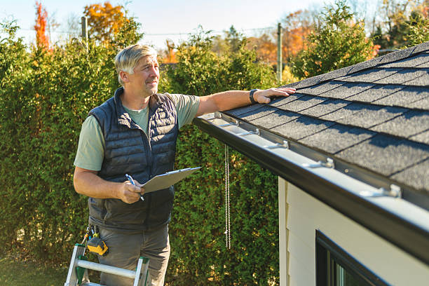 Professional Emergency Roof Repair technician working in Orchard, TX